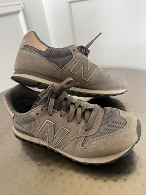 New Balance 500 women's Gray Suede & Mesh Sneakers with Rose Gold Accents size 8